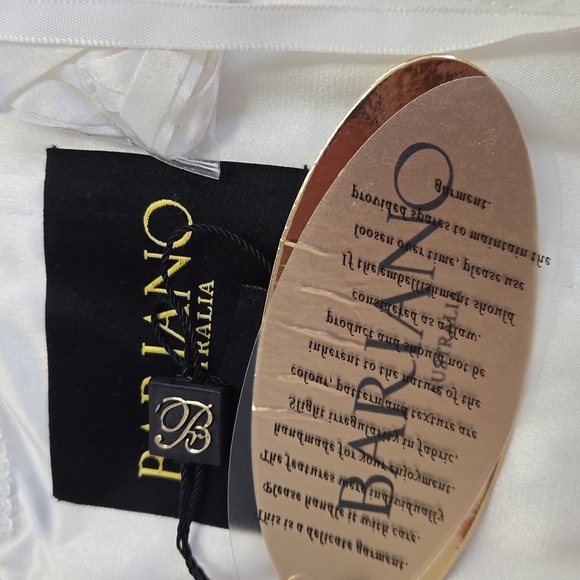 NWT Bariano White Floral Off the Shoulder Padded Bust Cap Sleeve Gown Dress M - Picture 4 of 4